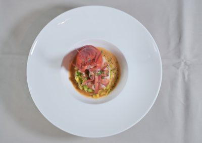 Homard à la fondue de poireaux – coulis de crustacés