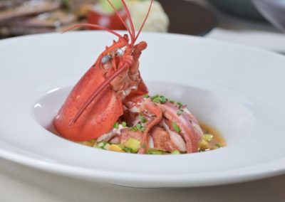 Homard à la fondue de poireaux – coulis de crustacés